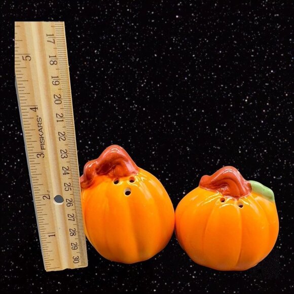 Ceramic Pumpkin Set Salt and Pepper Shaker Orange 3”T 2.5”W - Picture 4 of 7